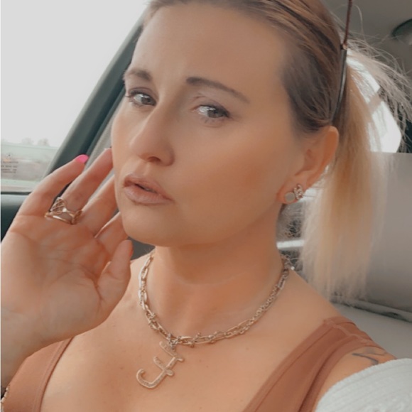 Meet your Posher, Erin - Picture 2 of 2